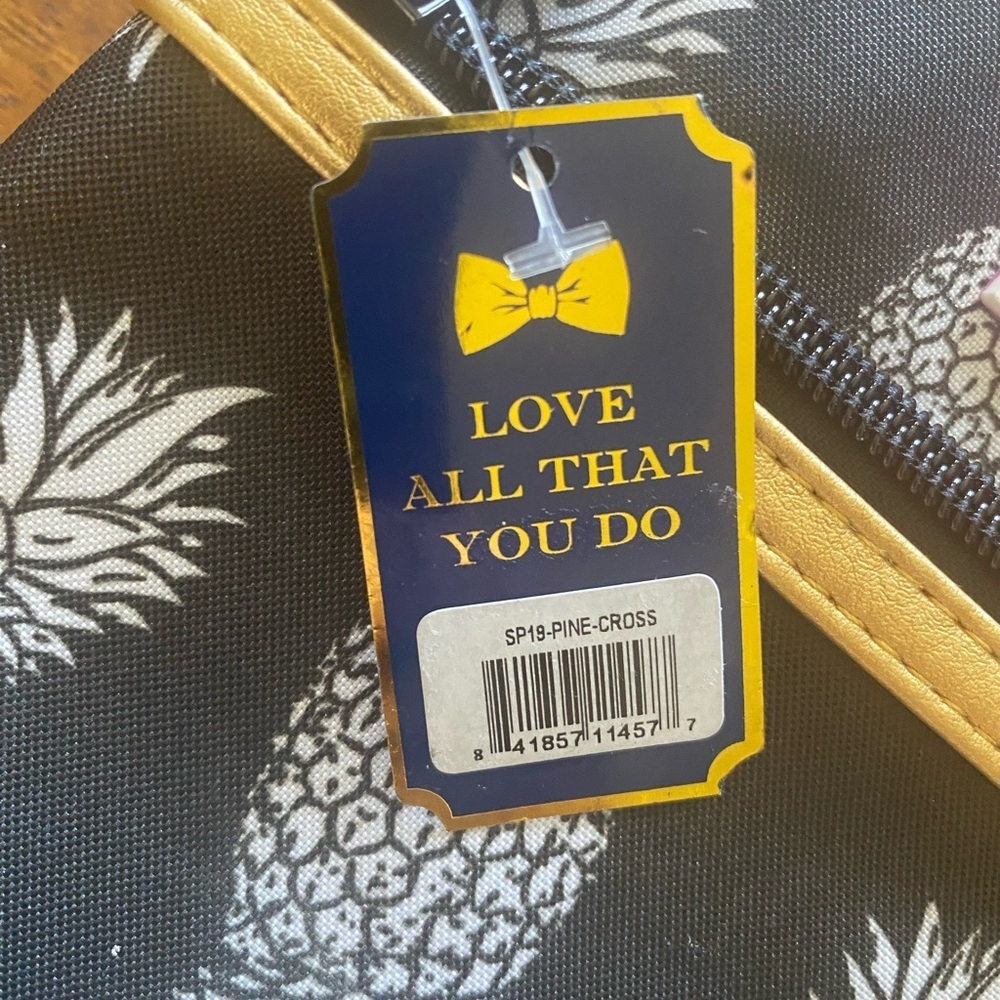 Simply southern pineapple Crossbody bag. NWT​​​ - Picture 7 of 8
